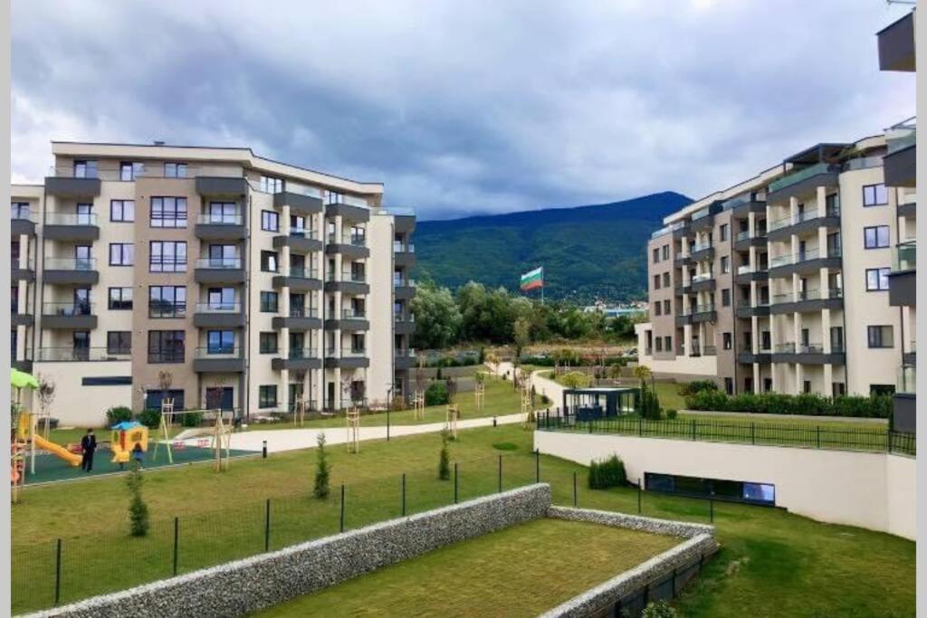 Ferienwohnung Yellow Apart @ Vitosha, Sofia Exterior foto